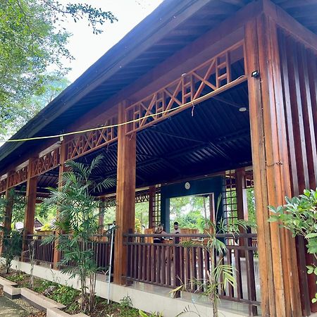 Pohon Purba Resort & Restaurant Labuhan Pandan ภายนอก รูปภาพ