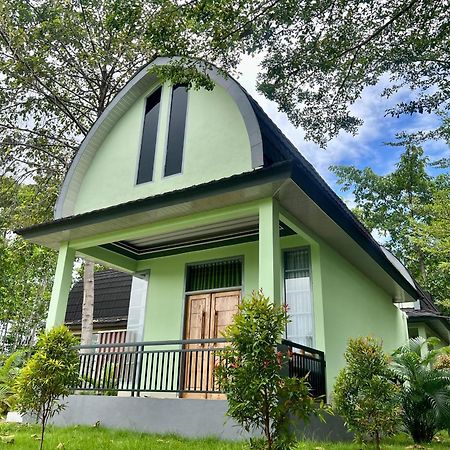 Pohon Purba Resort & Restaurant Labuhan Pandan ภายนอก รูปภาพ