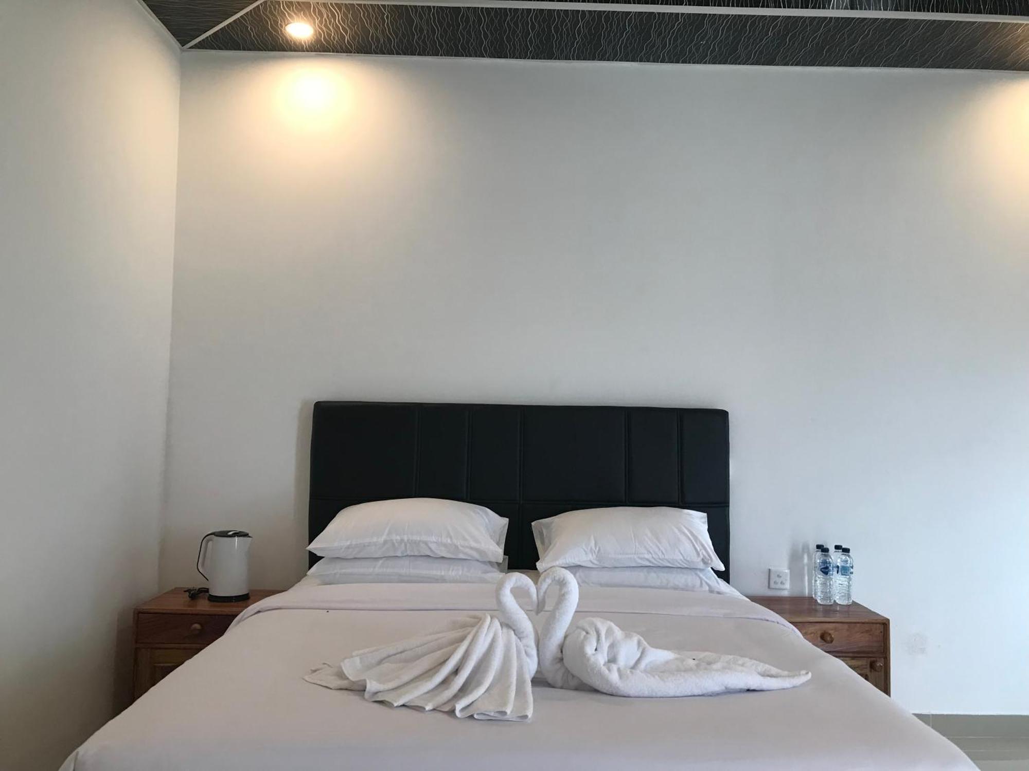 Pohon Purba Resort & Restaurant Labuhan Pandan ภายนอก รูปภาพ