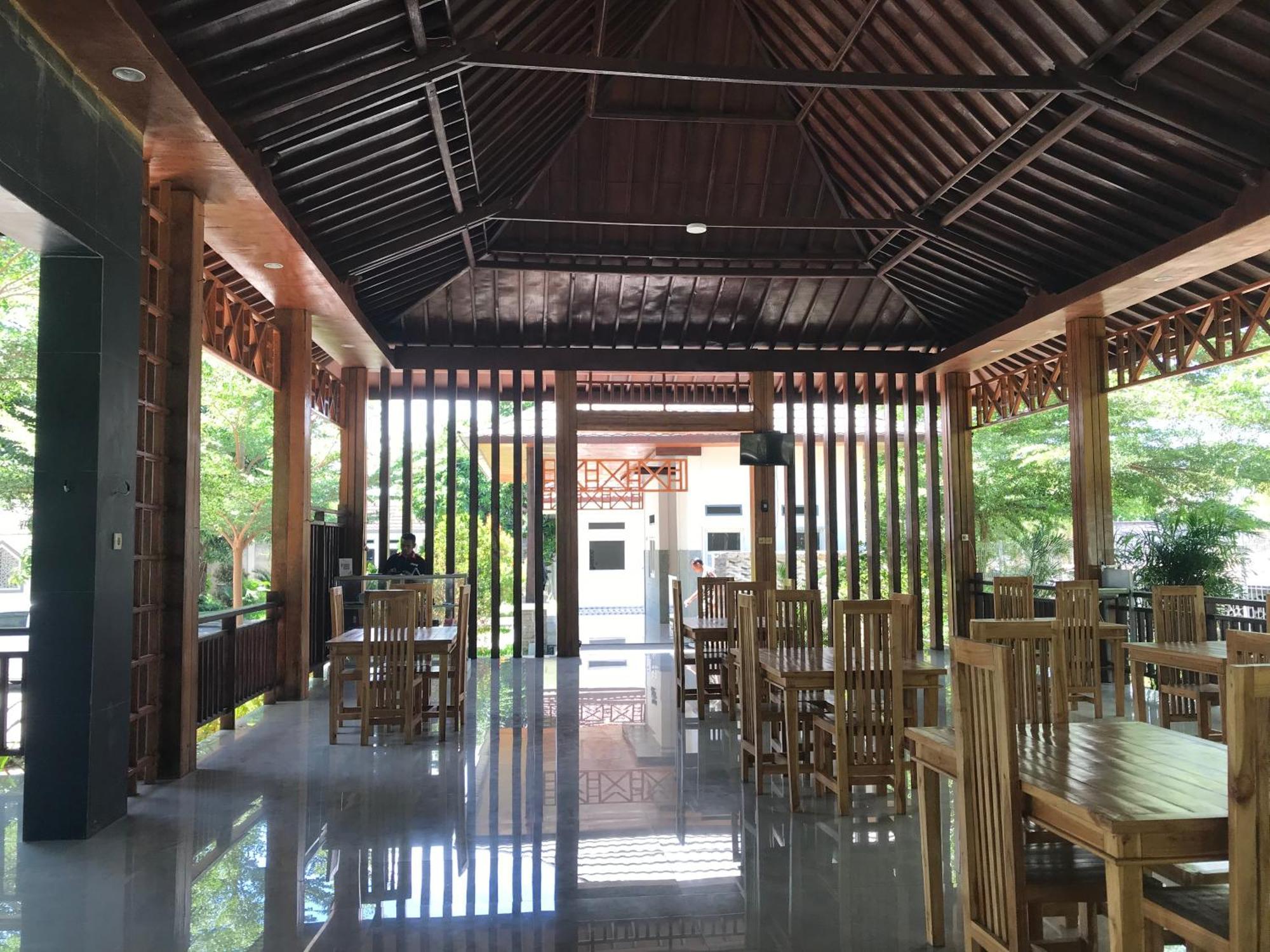 Pohon Purba Resort & Restaurant Labuhan Pandan ภายนอก รูปภาพ