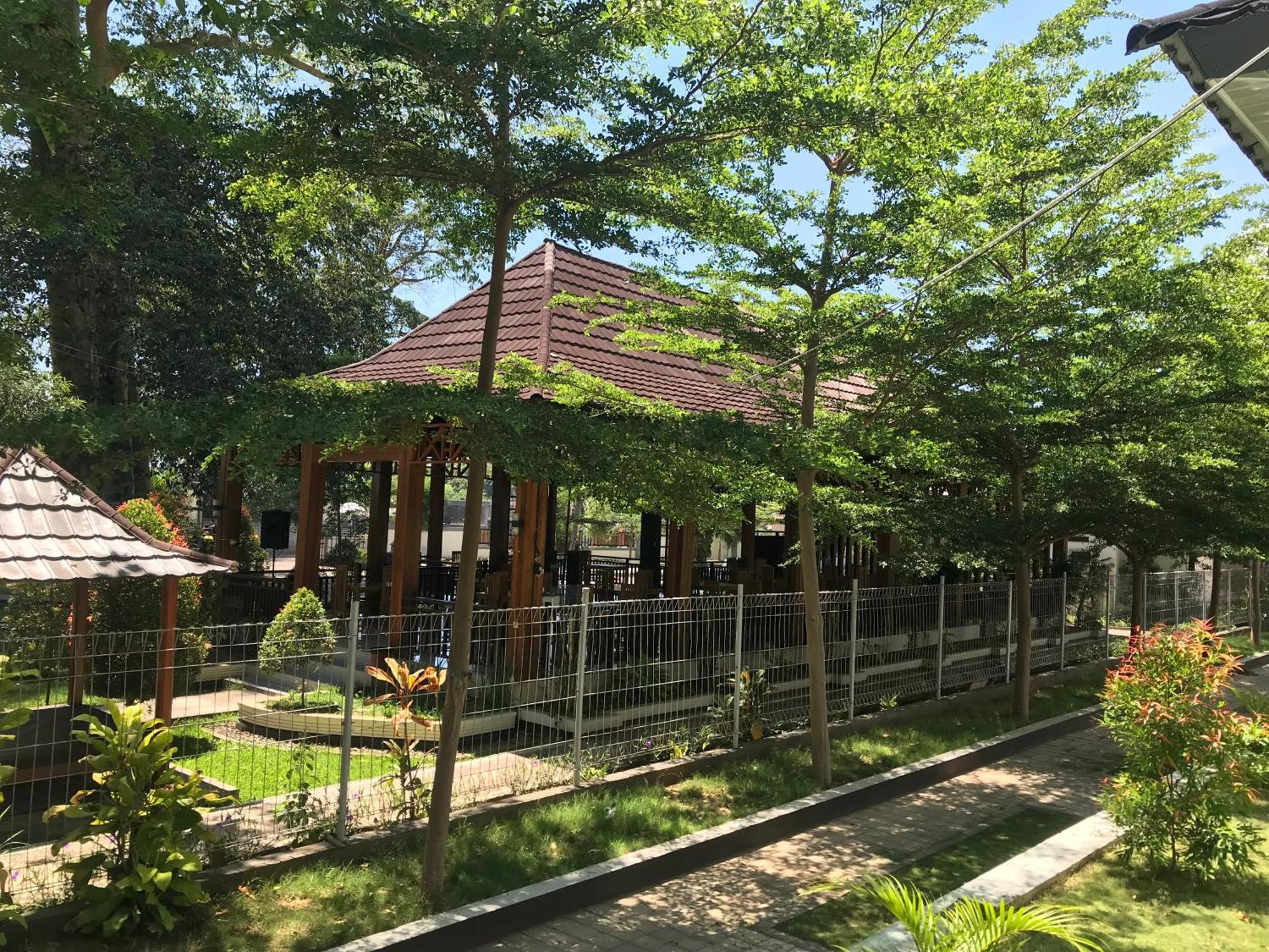 Pohon Purba Resort & Restaurant Labuhan Pandan ภายนอก รูปภาพ