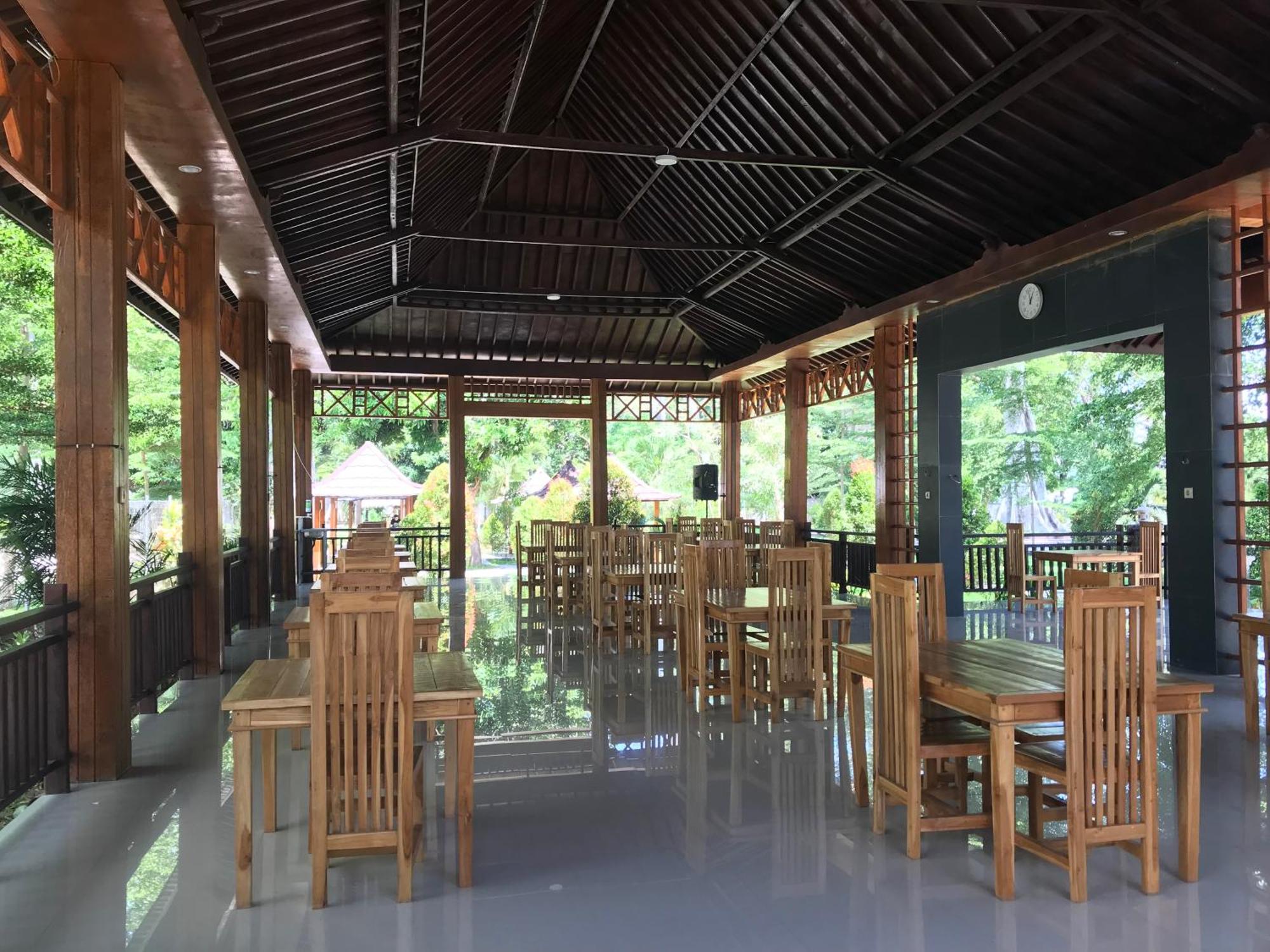 Pohon Purba Resort & Restaurant Labuhan Pandan ภายนอก รูปภาพ