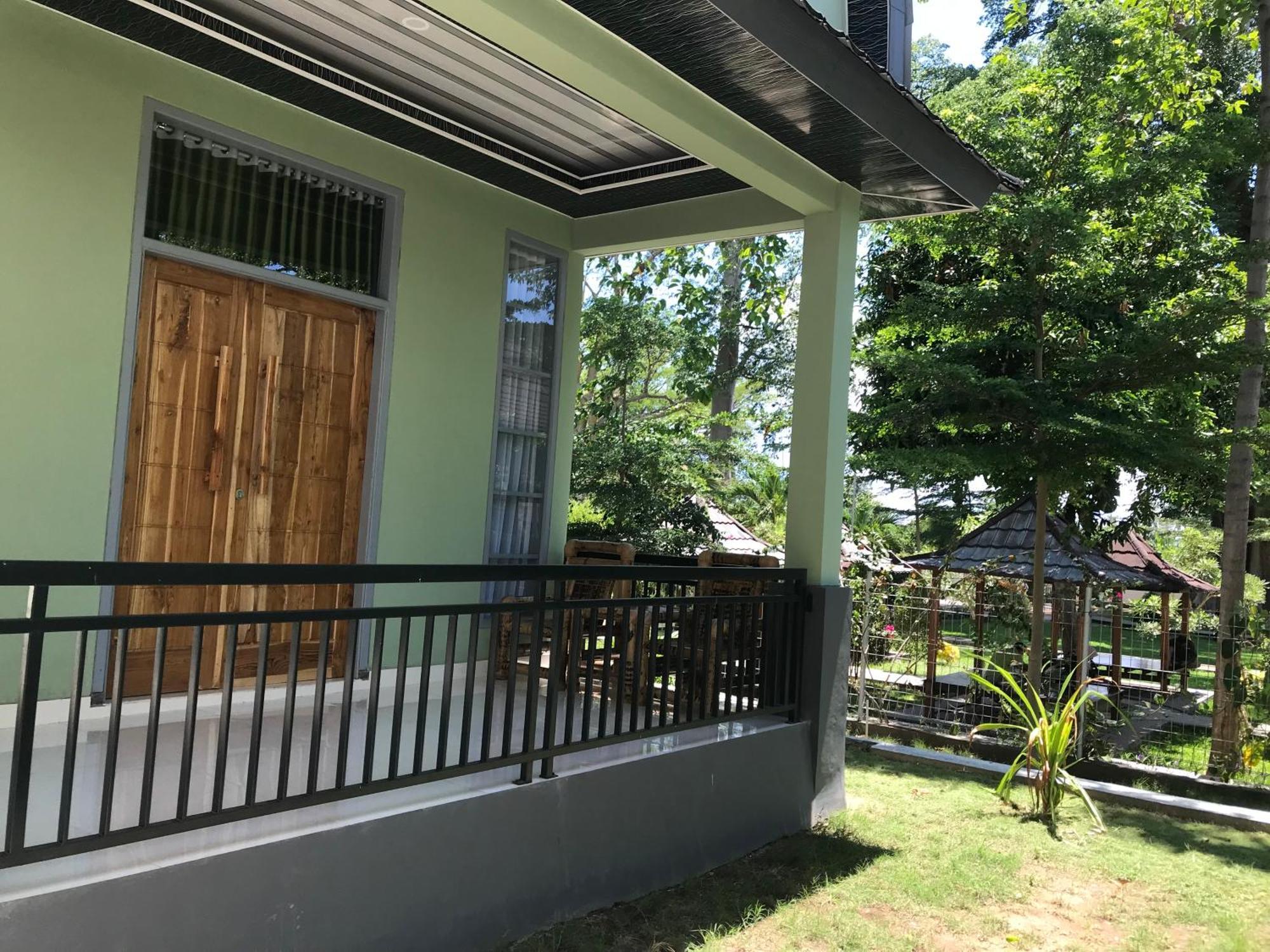 Pohon Purba Resort & Restaurant Labuhan Pandan ภายนอก รูปภาพ