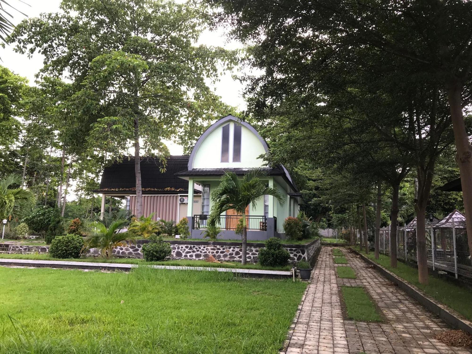 Pohon Purba Resort & Restaurant Labuhan Pandan ภายนอก รูปภาพ