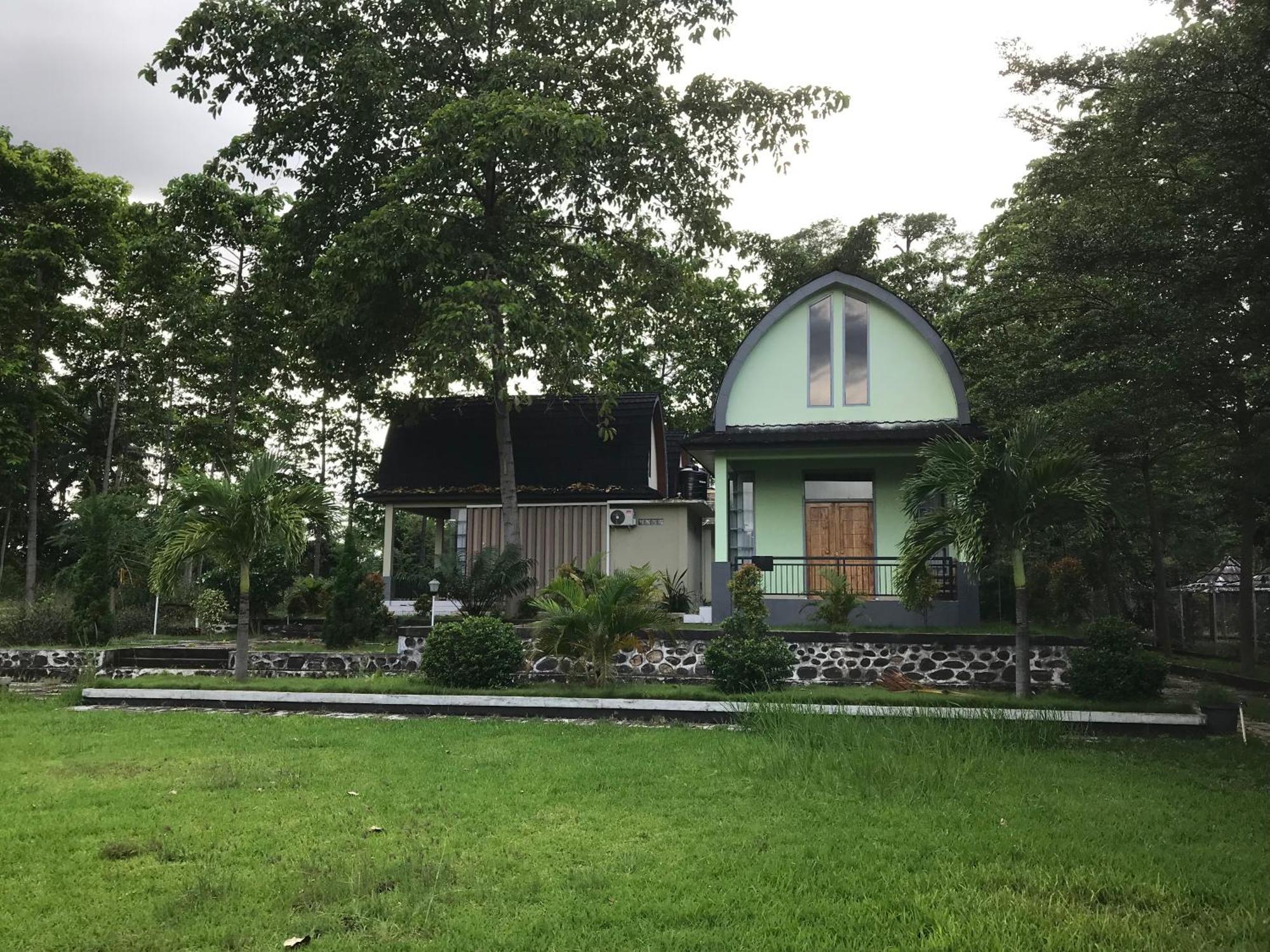 Pohon Purba Resort & Restaurant Labuhan Pandan ภายนอก รูปภาพ
