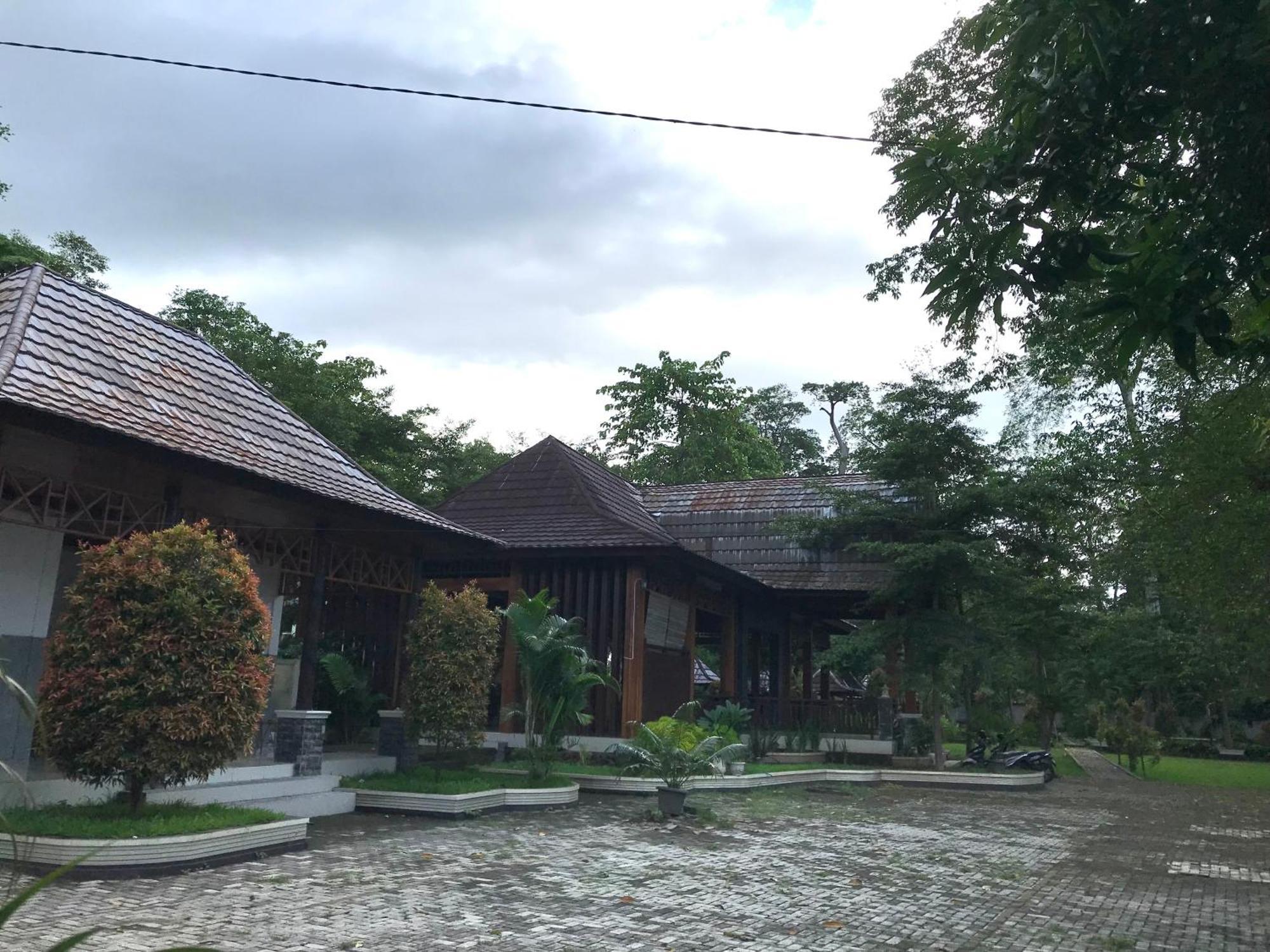 Pohon Purba Resort & Restaurant Labuhan Pandan ภายนอก รูปภาพ