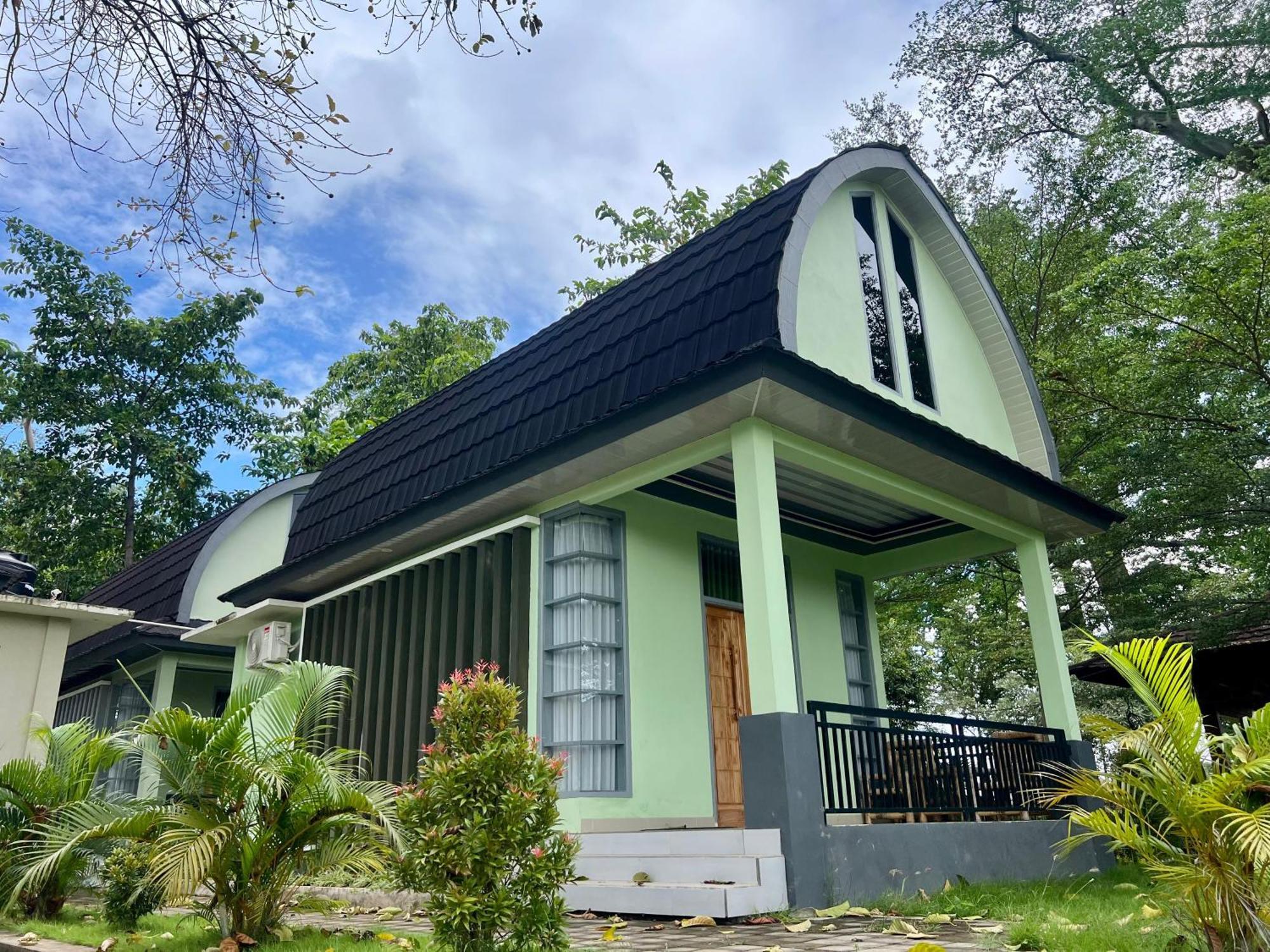 Pohon Purba Resort & Restaurant Labuhan Pandan ภายนอก รูปภาพ