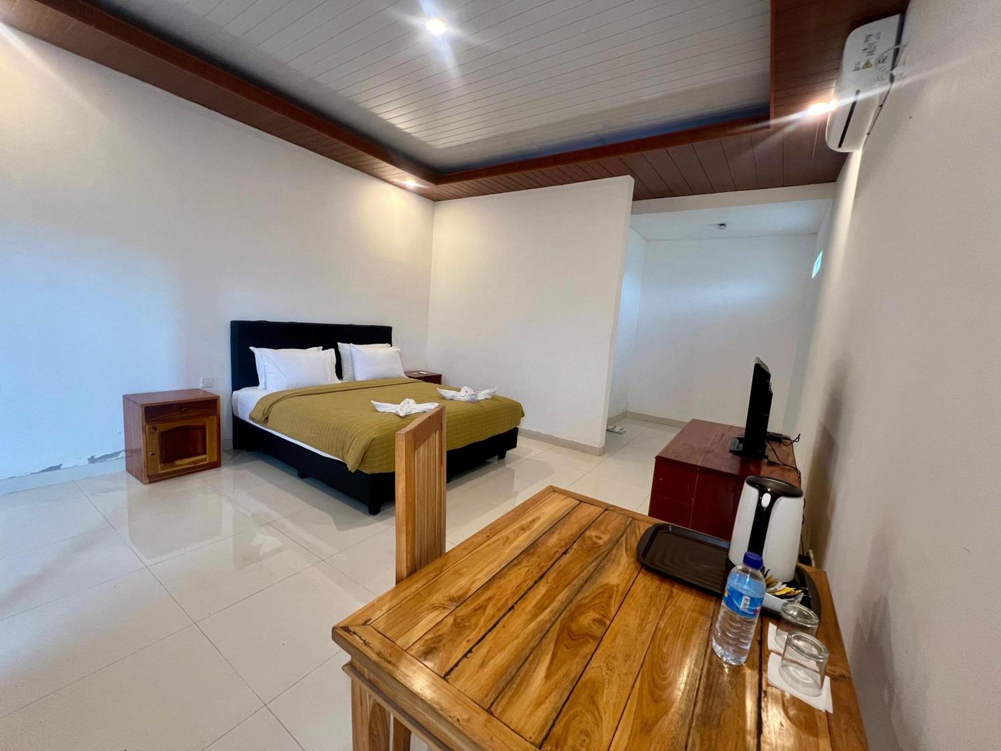 Pohon Purba Resort & Restaurant Labuhan Pandan ภายนอก รูปภาพ