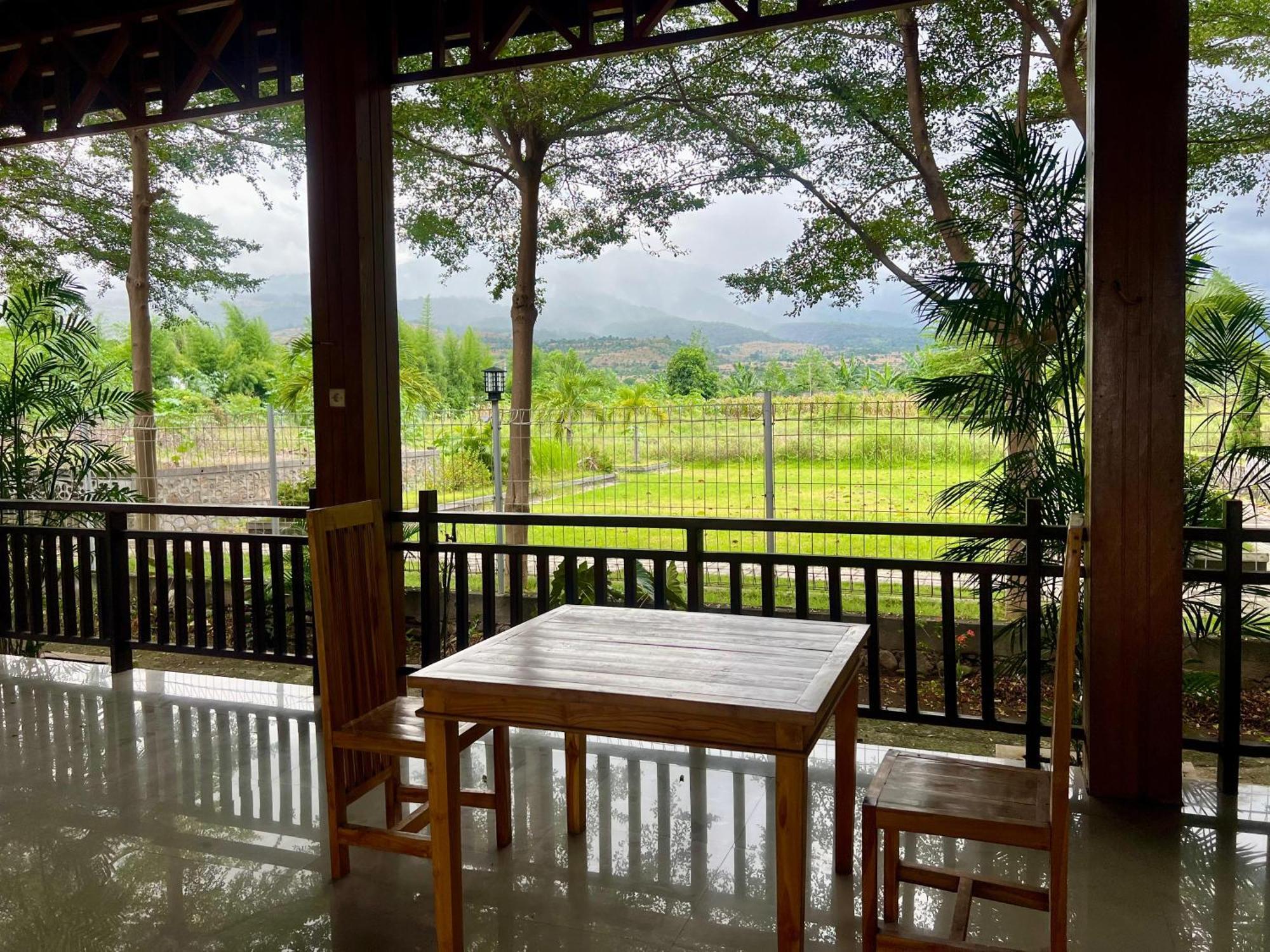 Pohon Purba Resort & Restaurant Labuhan Pandan ภายนอก รูปภาพ